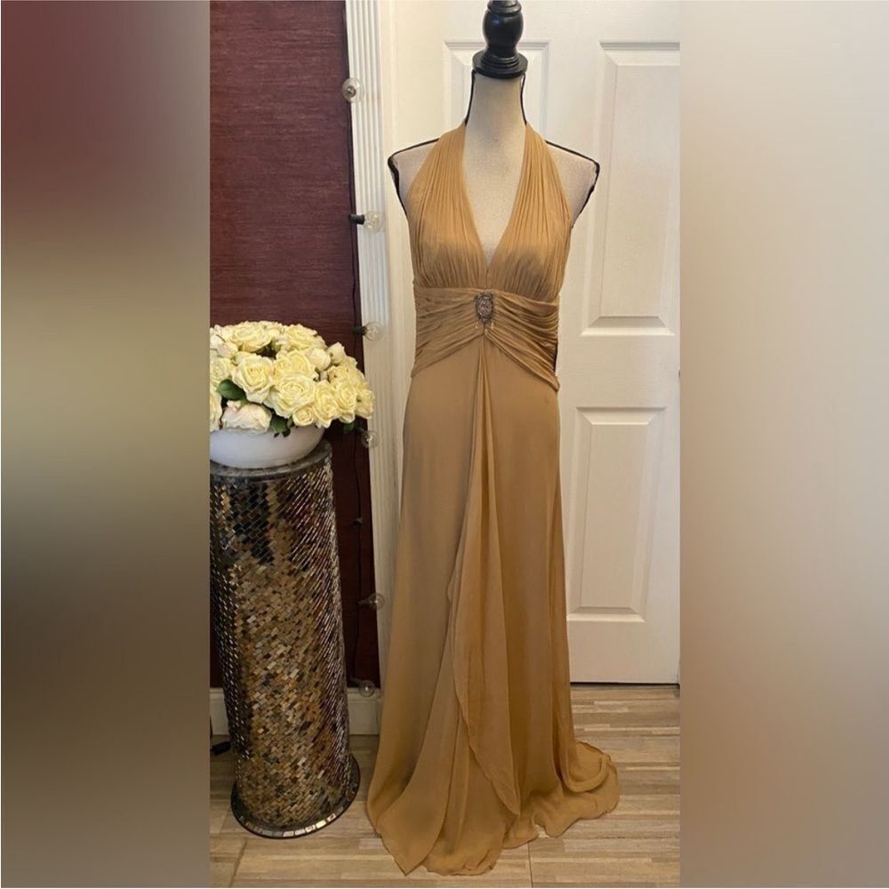 Badgley Mischka 100% silk Elegant Halter Neck Evening Gown, US10